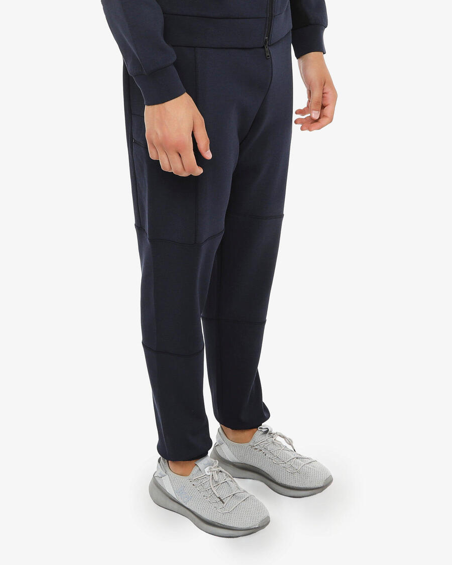 JAKED Синтетические спортивные брюки темно-синего цвета для мужчин
JAKED Синтетические спортивные брюки темно-синего цвета для мужчин