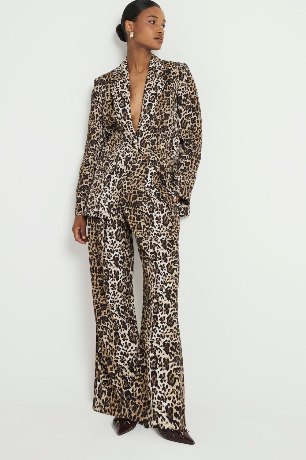 Леопардовый блейзер оверсайз River Island, коричневый
Леопардовый блейзер оверсайз River Island, коричневый