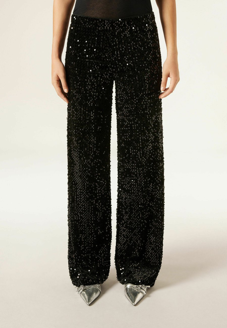 Брюки Calzedonia PALAZZO WITH SEQUINS, Black
Брюки Calzedonia PALAZZO WITH SEQUINS, Black