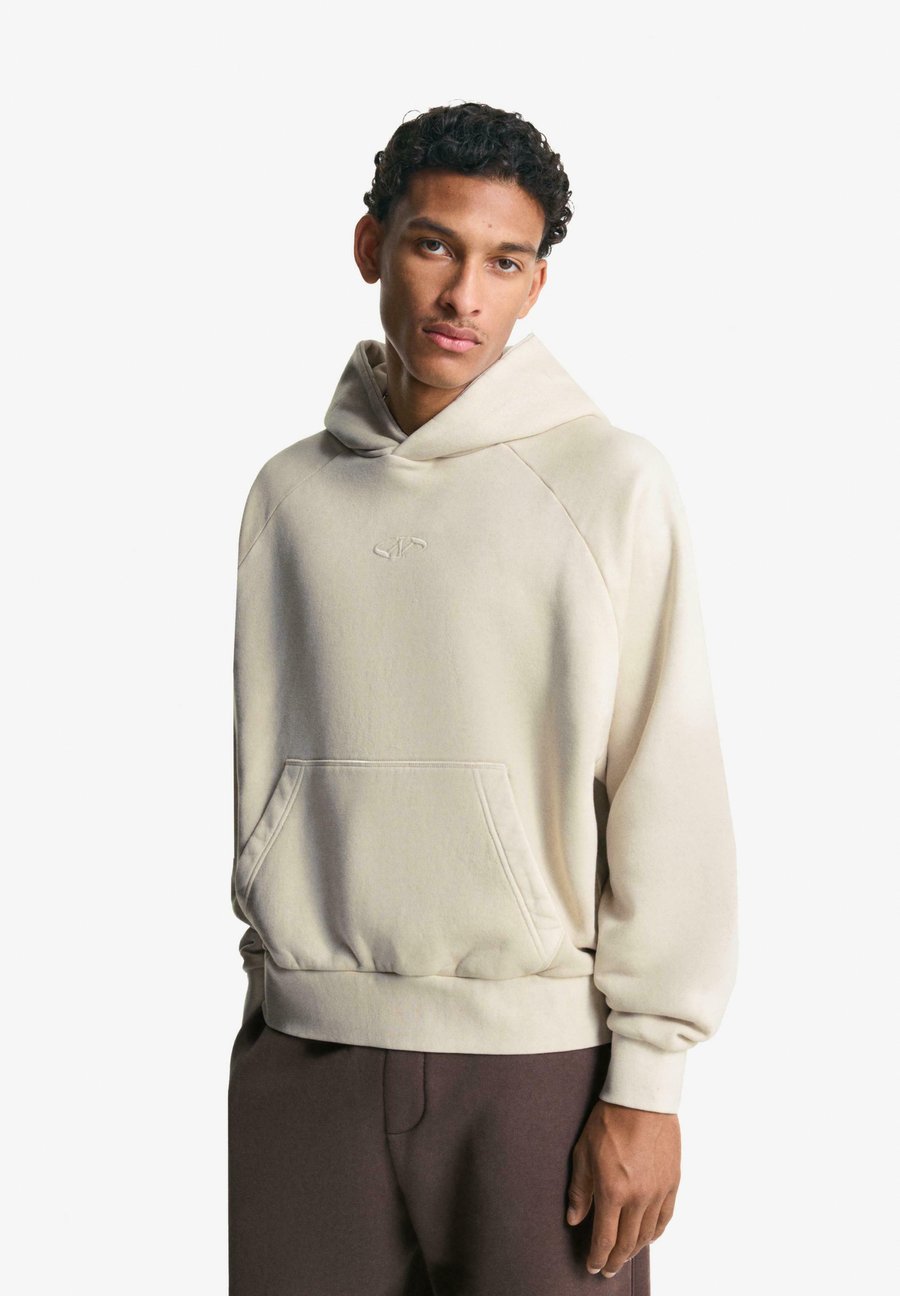 Худи Bershka BOXY , Sand
Худи Bershka BOXY , Sand