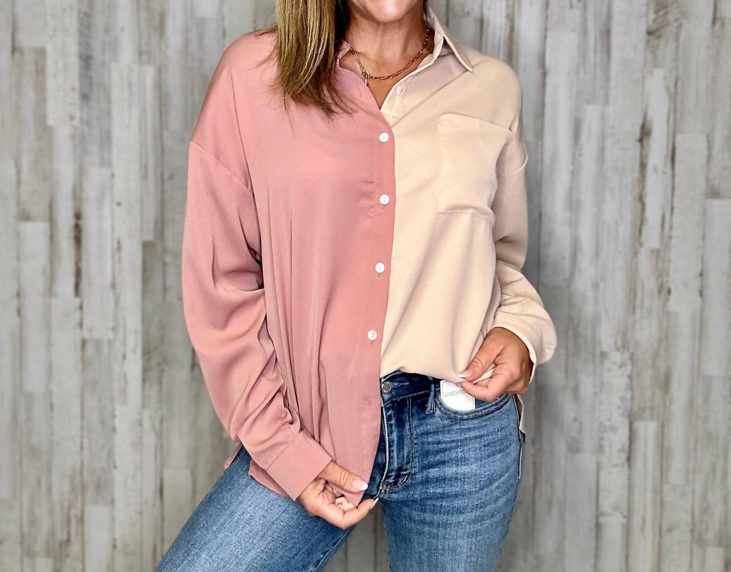 Блузка Roxbury Color Block в кремовом цвете Combo ANDREE BY UNIT
Блузка Roxbury Color Block в кремовом цвете Combo ANDREE BY UNIT