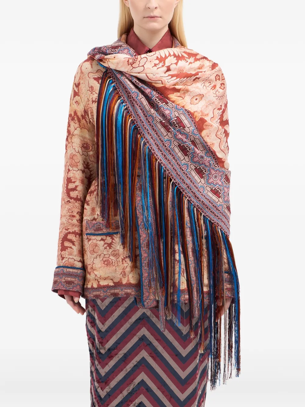 Шарф с цветочным узором и бахромчатыми краями Pierre-Louis Mascia, коричневый
Шарф с цветочным узором и бахромчатыми краями Pierre-Louis Mascia, коричневый