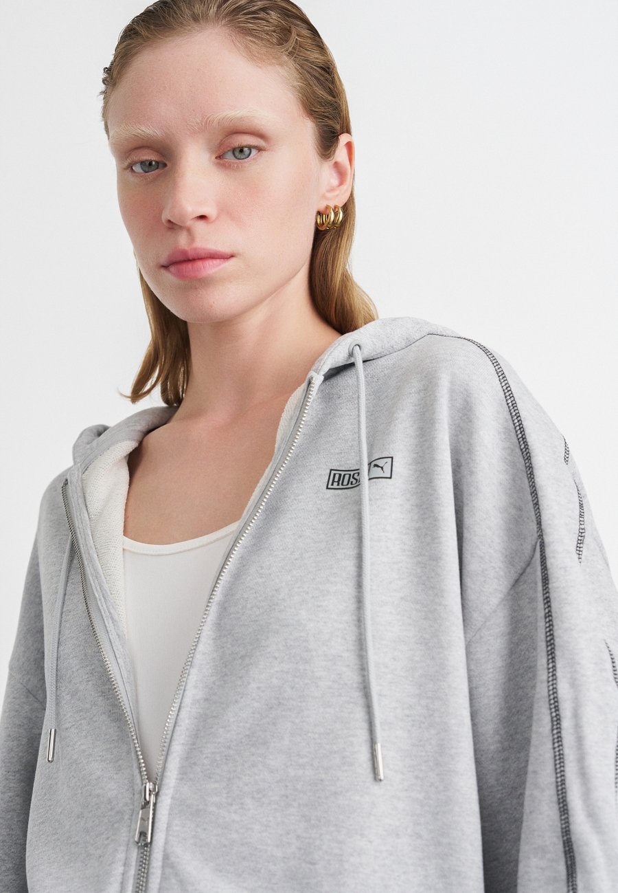 Толстовка Puma PUMA X ROSÉ OVERSIZED FULL ZIP HOODIE , Flat Light Gray Heather/Grey
Толстовка Puma PUMA X ROSÉ OVERSIZED FULL ZIP HOODIE , Flat Light Gray Heather/Grey