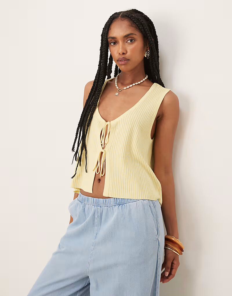 Топ JDY с завязками спереди, молочно-желтый
Топ JDY с завязками спереди, молочно-желтый