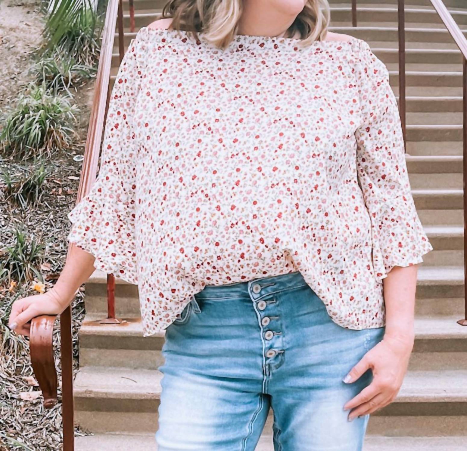 Плюс сайз блузка с цветочным принтом, без рукавов и длиной 3/4, белая в цветочек GILLI
Плюс сайз блузка с цветочным принтом, без рукавов и длиной 3/4, белая в цветочек GILLI