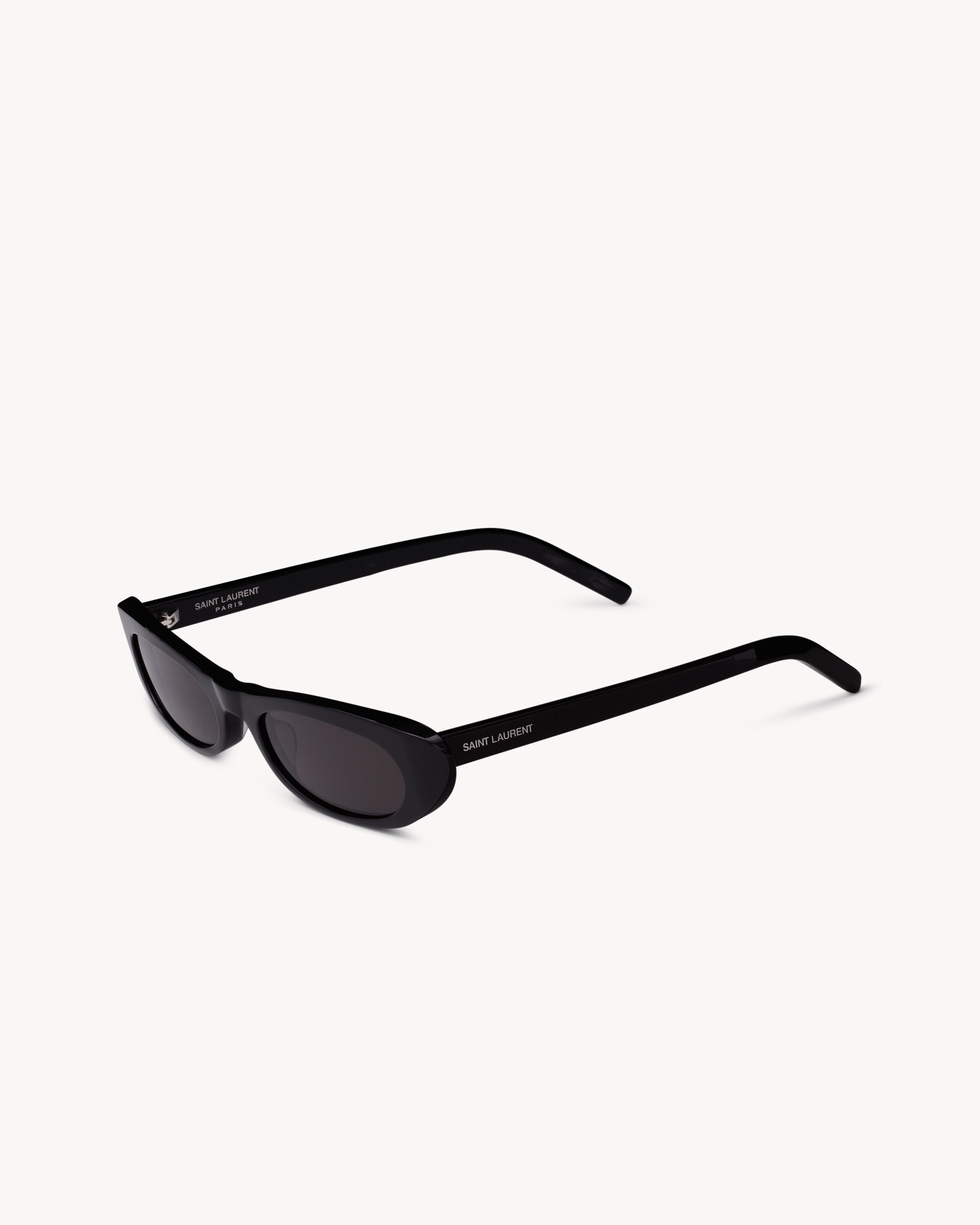 Солнцезащитные очки SL 557 SHADE Saint Laurent, черный
Солнцезащитные очки SL 557 SHADE Saint Laurent, черный