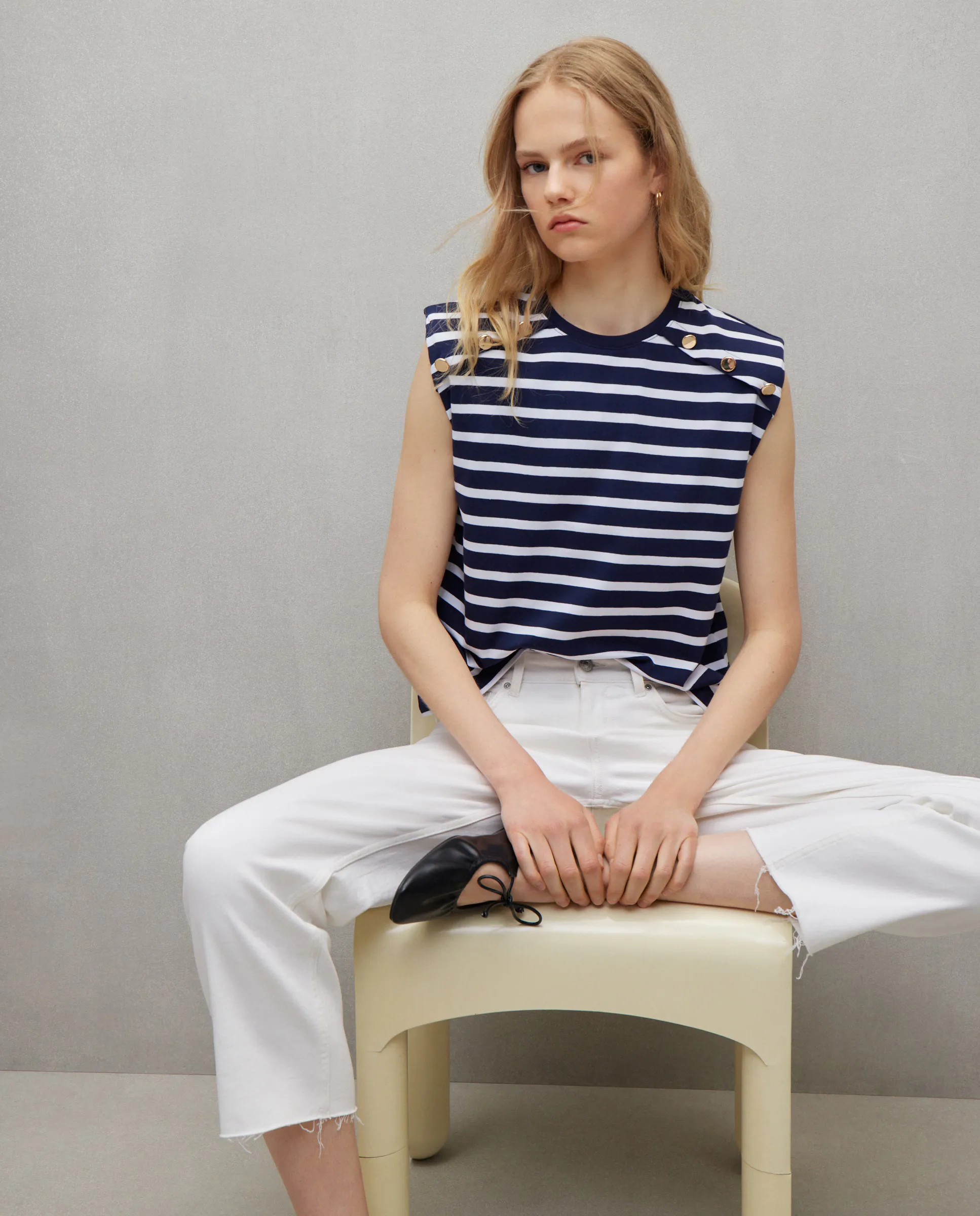 Женская футболка с круглым вырезом и пуговицами Easy Wear, синий
Женская футболка с круглым вырезом и пуговицами Easy Wear, синий