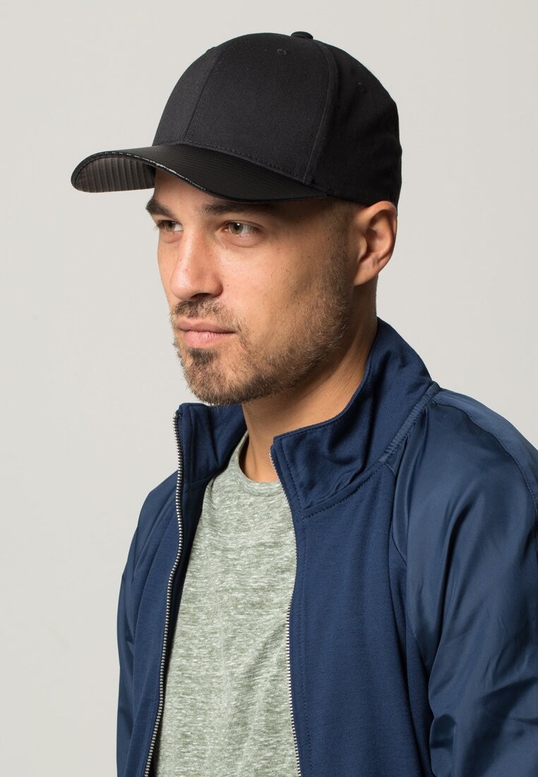 Бейсболка Flexfit
Бейсболка Flexfit