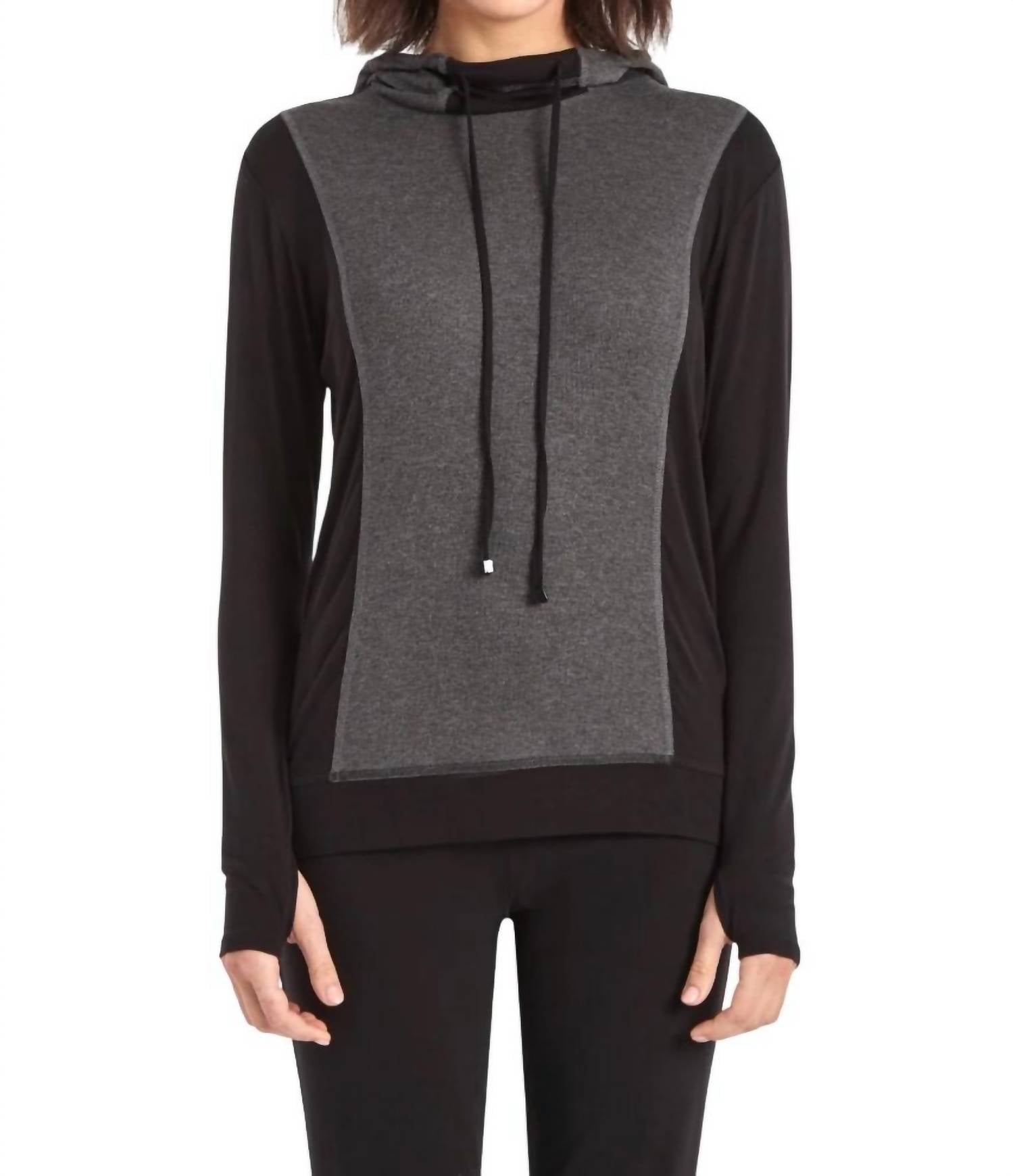 Футболка Jet Star черного/серого цвета Capsule 121
Футболка Jet Star черного/серого цвета Capsule 121