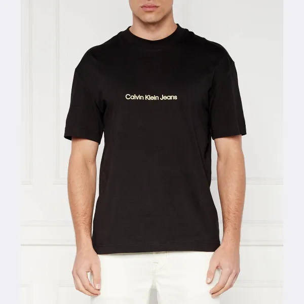 Футболка стандартного кроя с логотипом Calvin Klein, черный
Футболка стандартного кроя с логотипом Calvin Klein, черный