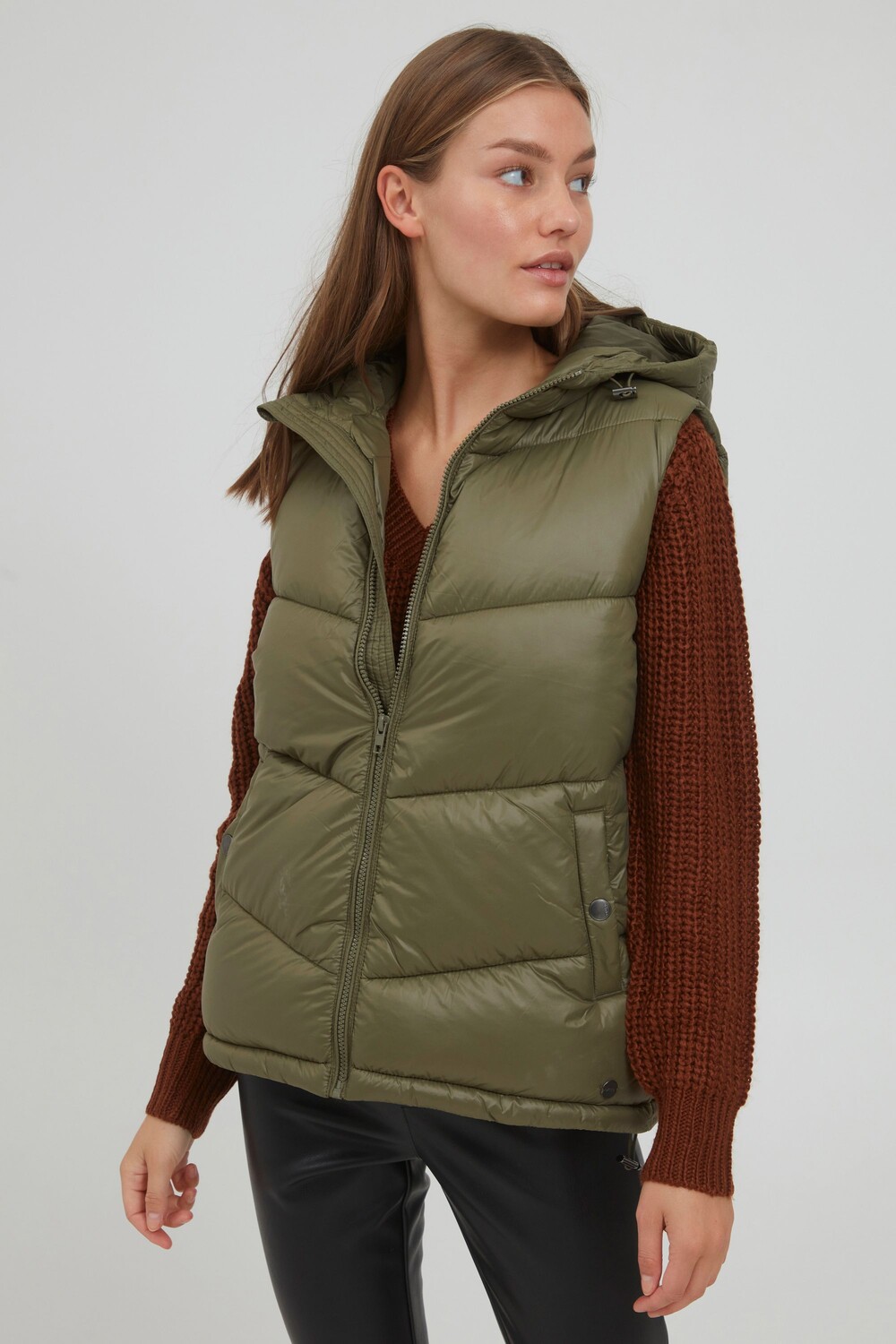 Утепленный жилет Oxmo, зеленый
Утепленный жилет Oxmo, зеленый