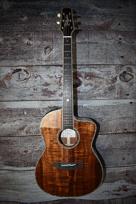 Акустическая гитара 2022 Takamine 60th Anniversary Acoustic
Акустическая гитара 2022 Takamine 60th Anniversary Acoustic