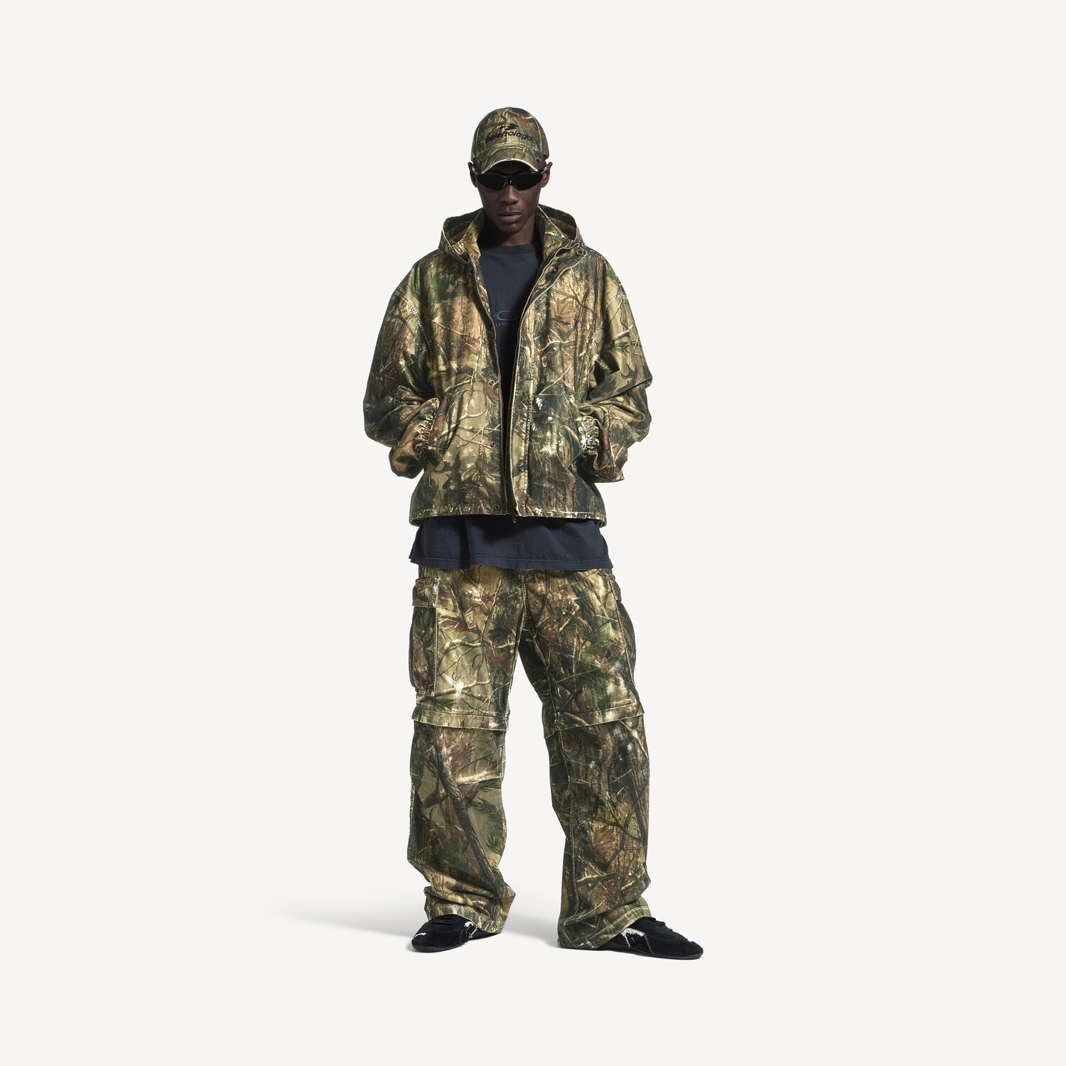 Мужская рабочая куртка с капюшоном коричневого цвета BALENCIAGA, коричневый
Мужская рабочая куртка с капюшоном коричневого цвета BALENCIAGA, коричневый