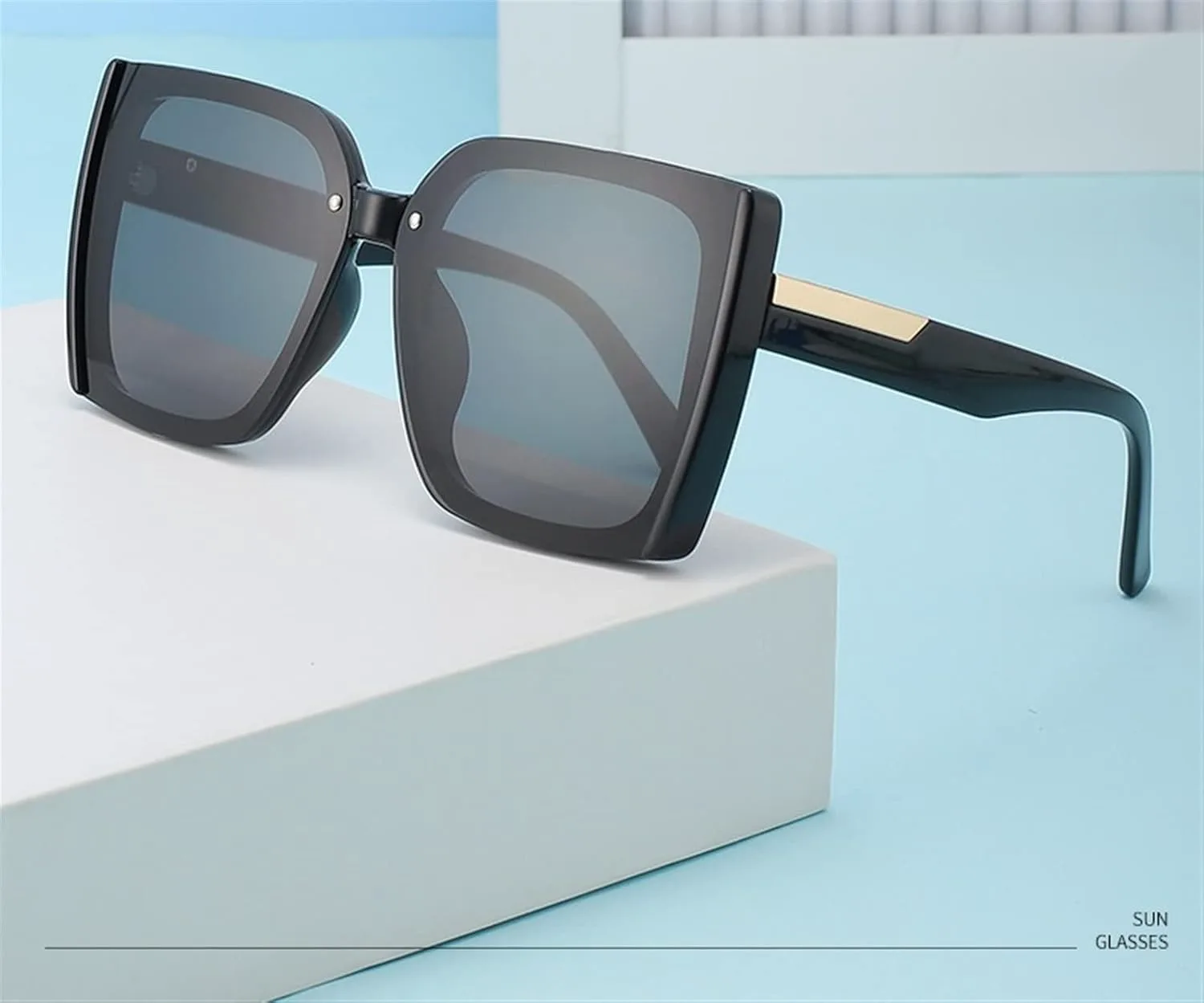 Модные ретро-солнцезащитные очки квадратной формы 2026 года для мужчин и женщин, для отдыха на природе и пляже (Цвет: F, Размер: Средний) MTZJH, One Color
Модные ретро-солнцезащитные очки квадратной формы 2026 года для мужчин и женщин, для отдыха на природе и пляже (Цвет: F, Размер: Средний) MTZJH, One Color