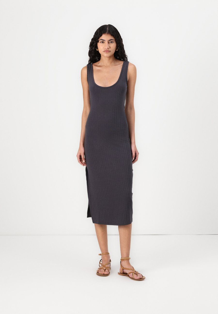 Платье Billabong TAKE A LOOK, Black Sands/Black
Платье Billabong TAKE A LOOK, Black Sands/Black