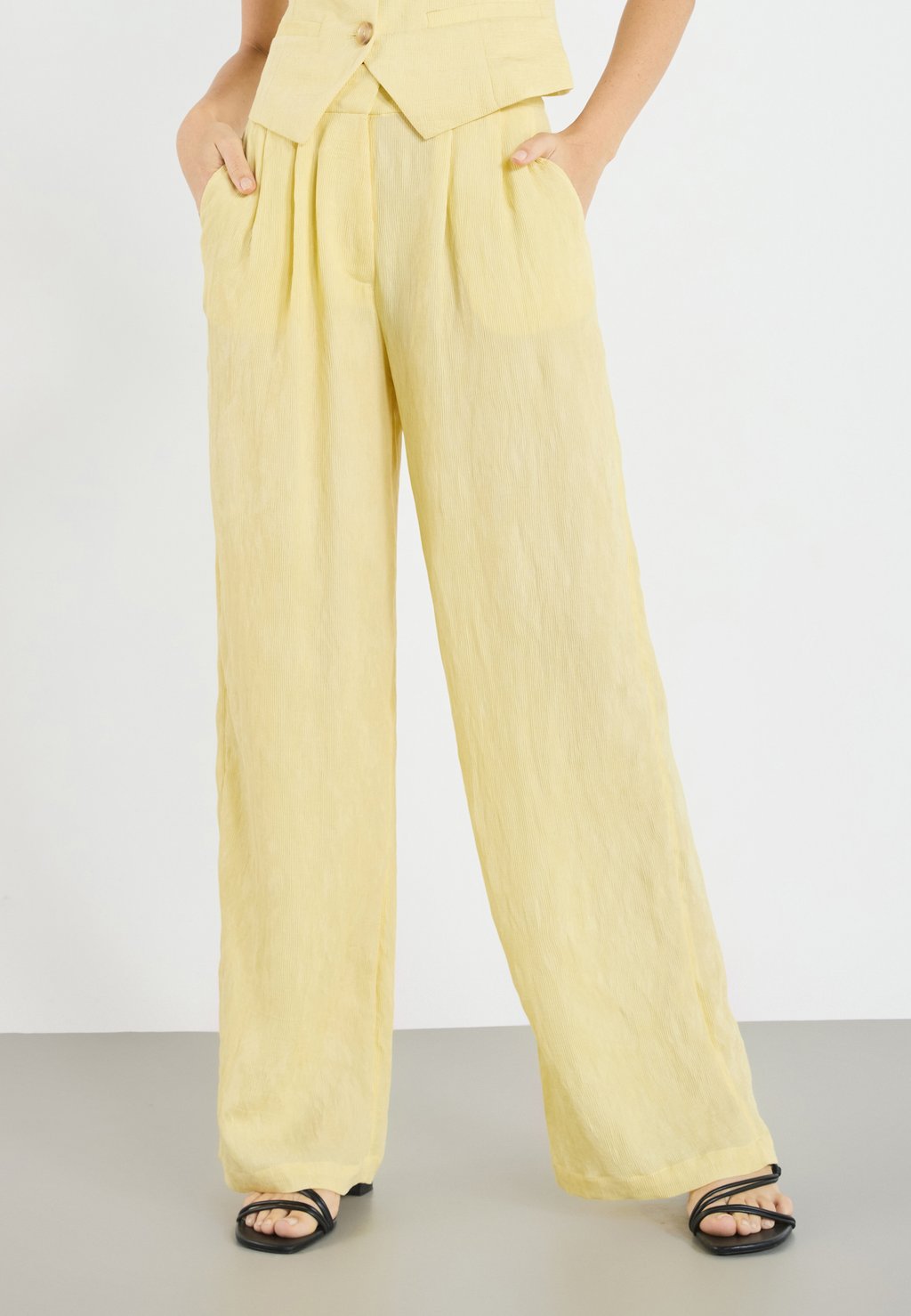 Брюки Even&Odd by Zalando, светло-желтый
Брюки Even&Odd by Zalando, светло-желтый