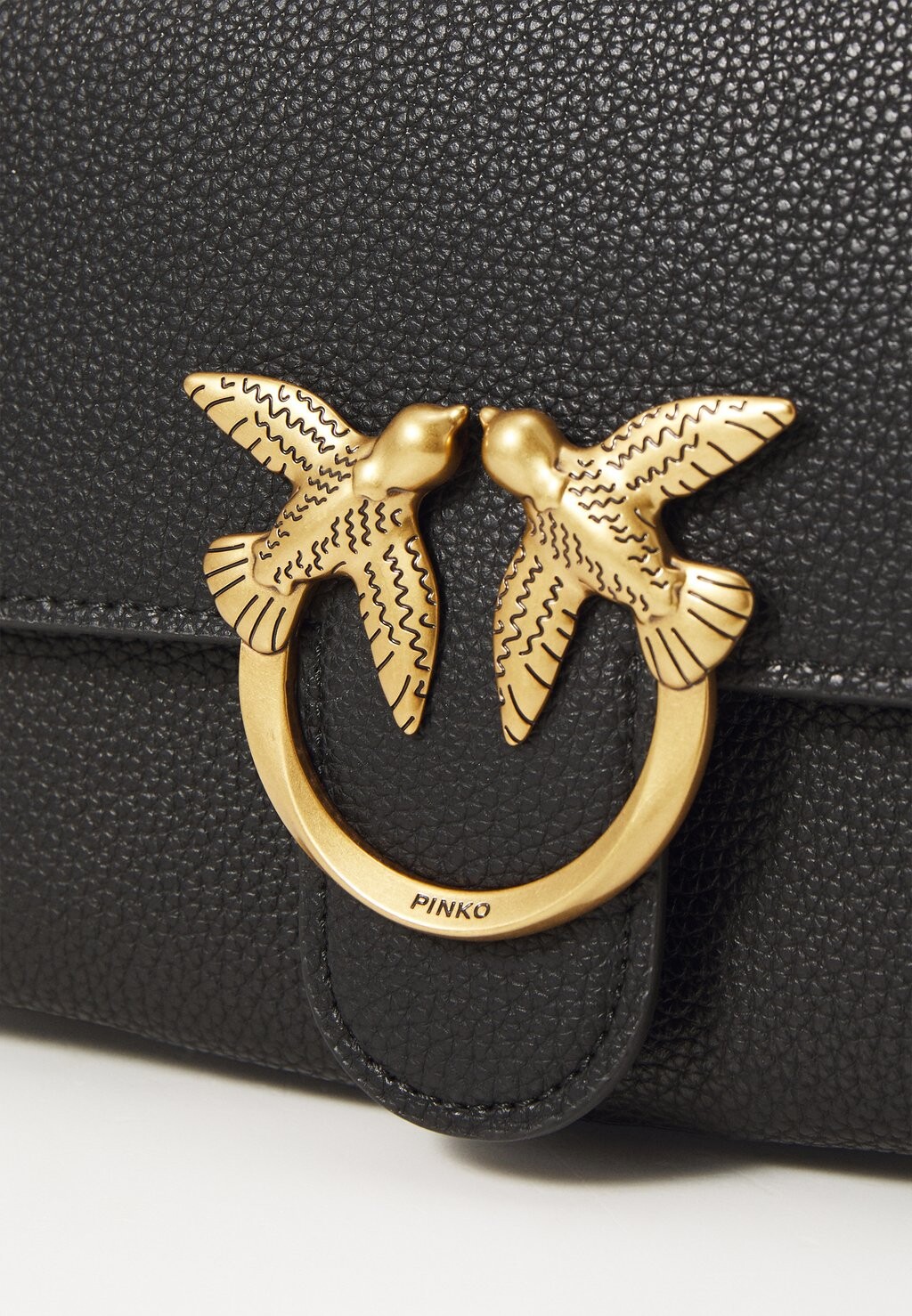 Сумка через плечо LOVE SOFT MINI BOTTALATA Pinko, черный 
Сумка через плечо LOVE SOFT MINI BOTTALATA Pinko, черный