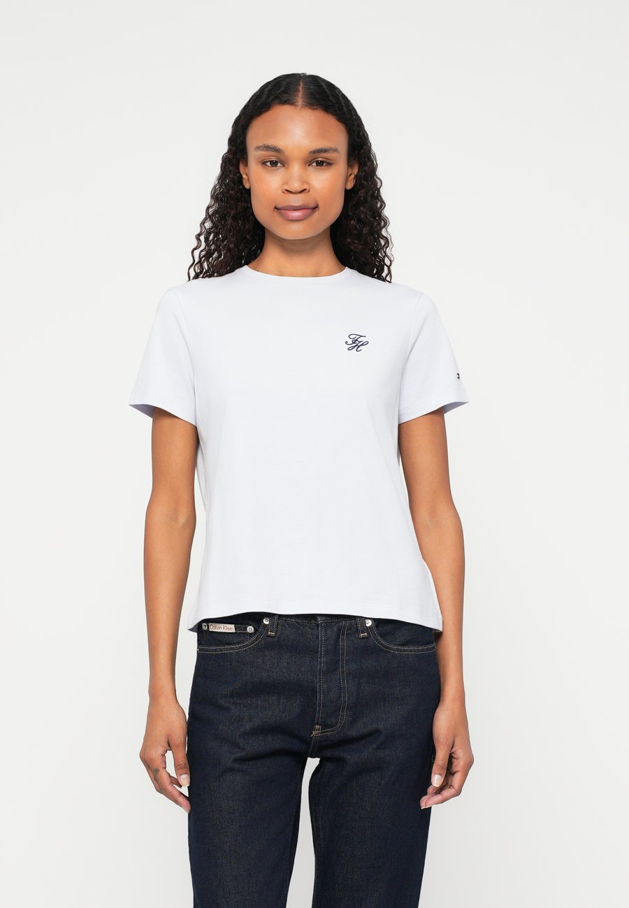 Футболка Tommy Hilfiger SCRIPT TEE, Morning Sky Blue/Light Blue, Синий, Футболка Tommy Hilfiger SCRIPT TEE, Morning Sky Blue/Light Blue
Футболка Tommy Hilfiger SCRIPT TEE, Morning Sky Blue/Light Blue, Синий, Футболка Tommy Hilfiger SCRIPT TEE, Morning Sky Blue/Light Blue