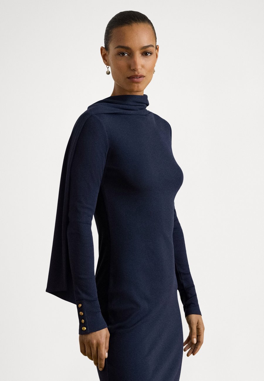 Платье Lauren Ralph Lauren SCARF-TRIM COTTON-BLEND RIB-KNIT DRESS, Navy/Dark Blue
Платье Lauren Ralph Lauren SCARF-TRIM COTTON-BLEND RIB-KNIT DRESS, Navy/Dark Blue