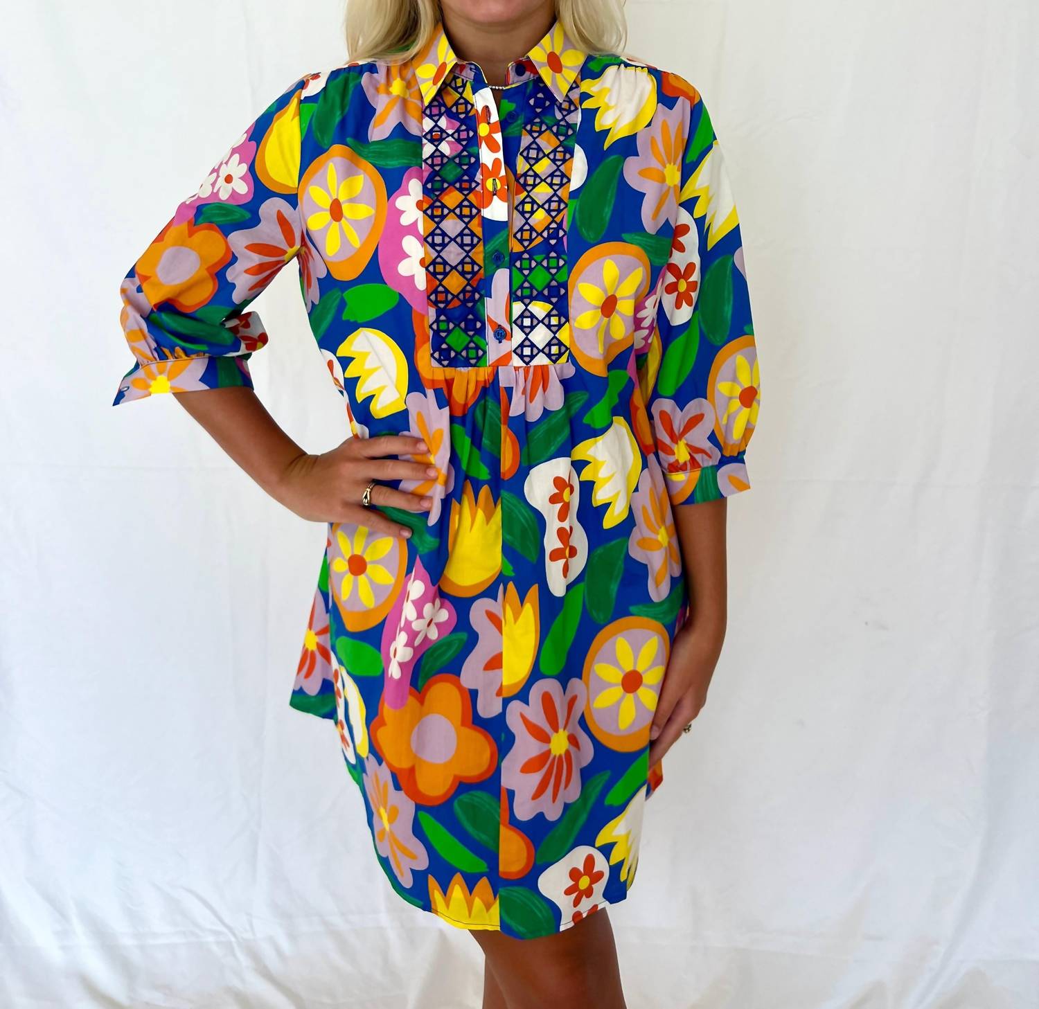 Мини-платье Miley с цветочным принтом в мультиколоре Joy Joy
Мини-платье Miley с цветочным принтом в мультиколоре Joy Joy