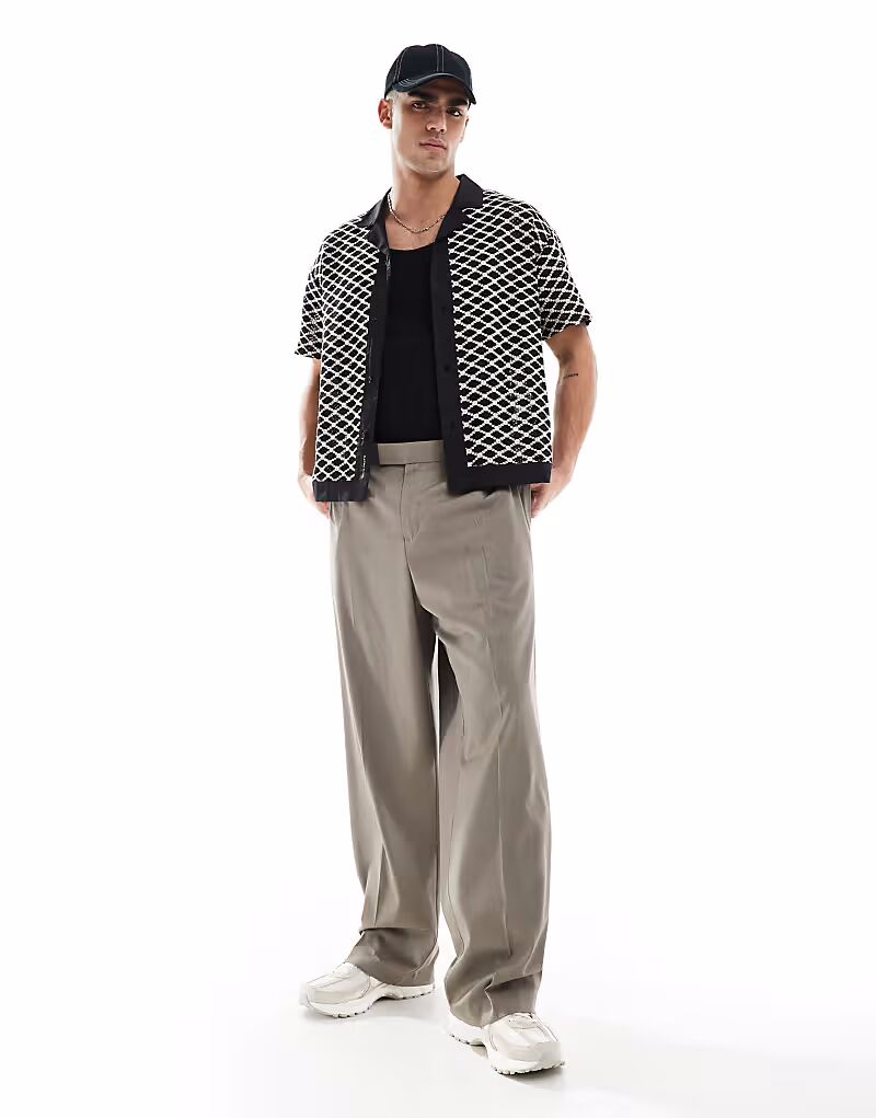 Рубашка Revere от Native Youth, связанная крючком, в цвете экрю/черный
Рубашка Revere от Native Youth, связанная крючком, в цвете экрю/черный