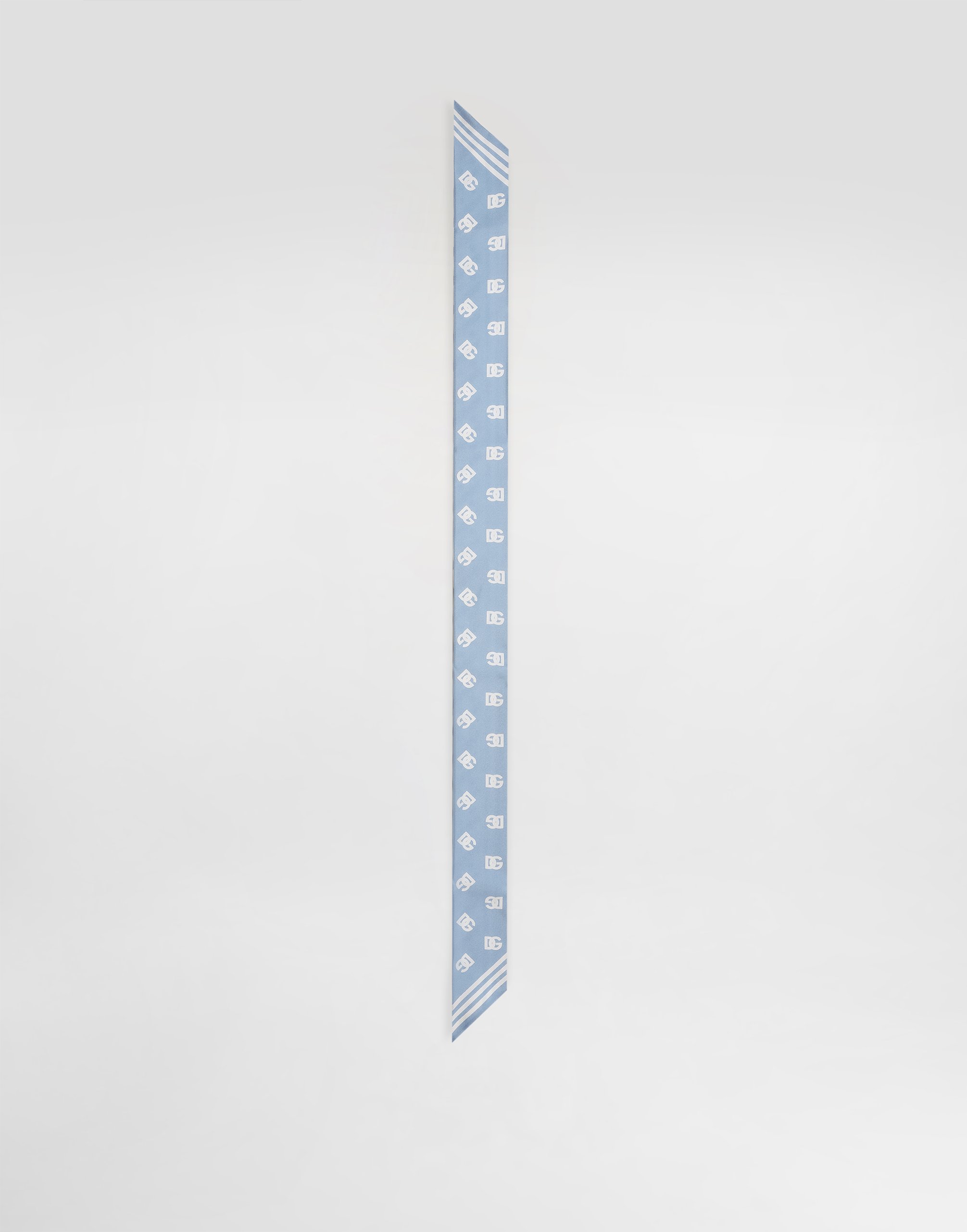 Твиловый платок с принтом логотипа dg по всей поверхности (6x100) Dolce & Gabbana, светло-голубой
Твиловый платок с принтом логотипа dg по всей поверхности (6x100) Dolce & Gabbana, светло-голубой