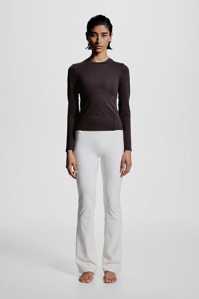 Спортивный топ с драймувом H&M, коричневый
Спортивный топ с драймувом H&M, коричневый