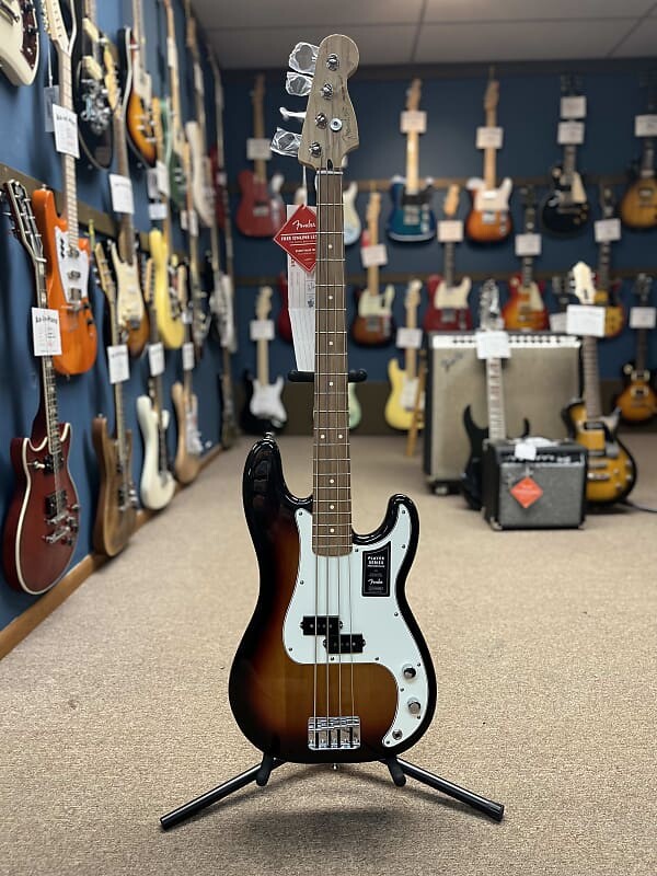 Басс гитара Fender Player Precision Bass with Maple Fretboard 2018 - Present - 3-Color Sunburst
Басс гитара Fender Player Precision Bass with Maple Fretboard 2018 - Present - 3-Color Sunburst