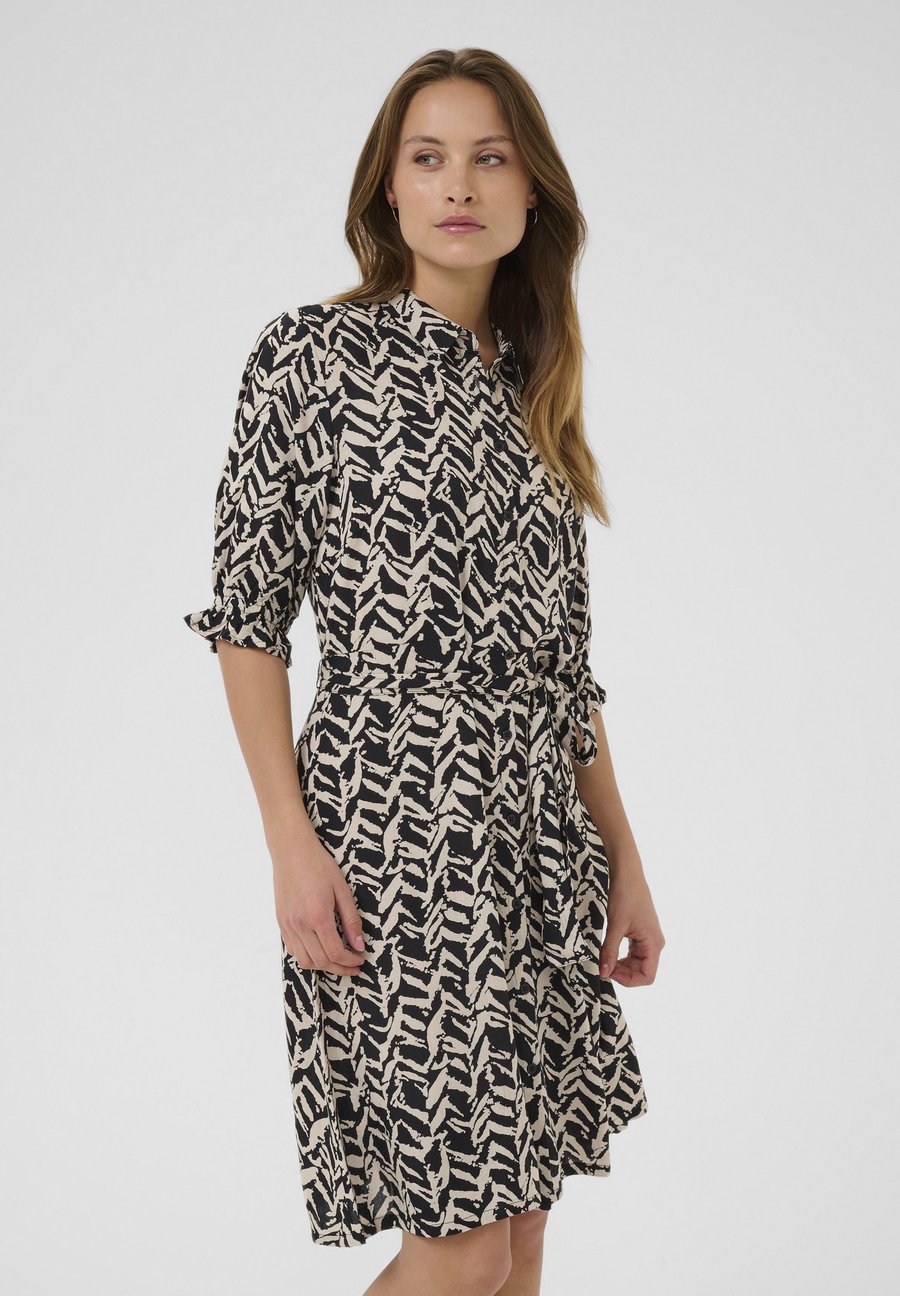 Платье Kaffe ADINA, Black Feather Grey Lines/Black
Платье Kaffe ADINA, Black Feather Grey Lines/Black