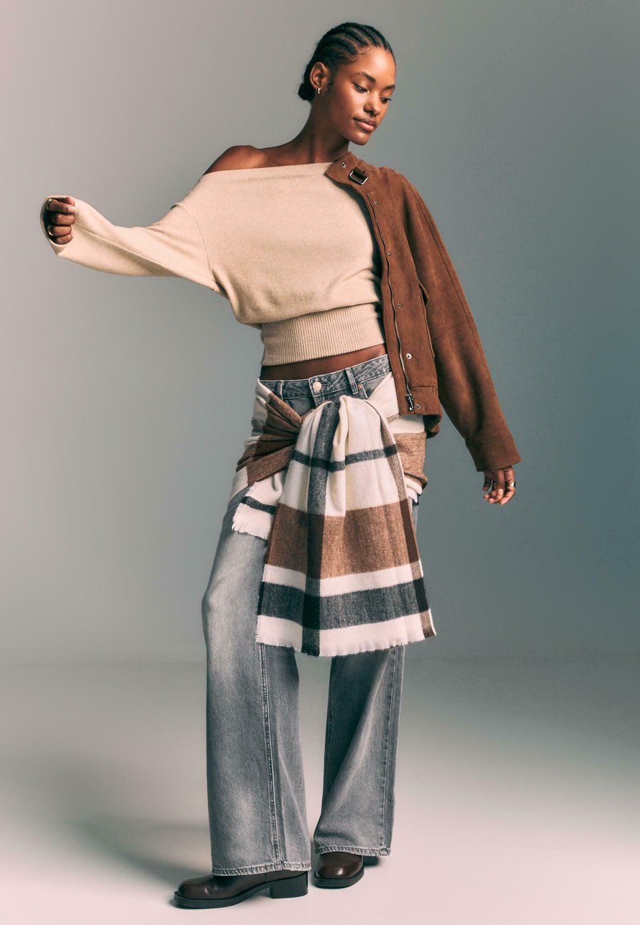 Джемпер Stradivarius BOAT NECK WITH SASH , Stone
Джемпер Stradivarius BOAT NECK WITH SASH , Stone