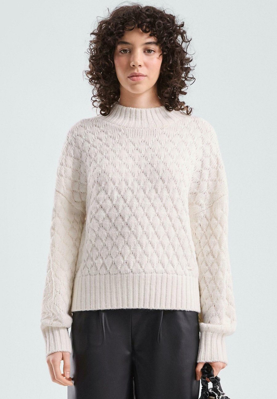 Джемпер QS Jumper, Creme/Off-White
Джемпер QS Jumper, Creme/Off-White