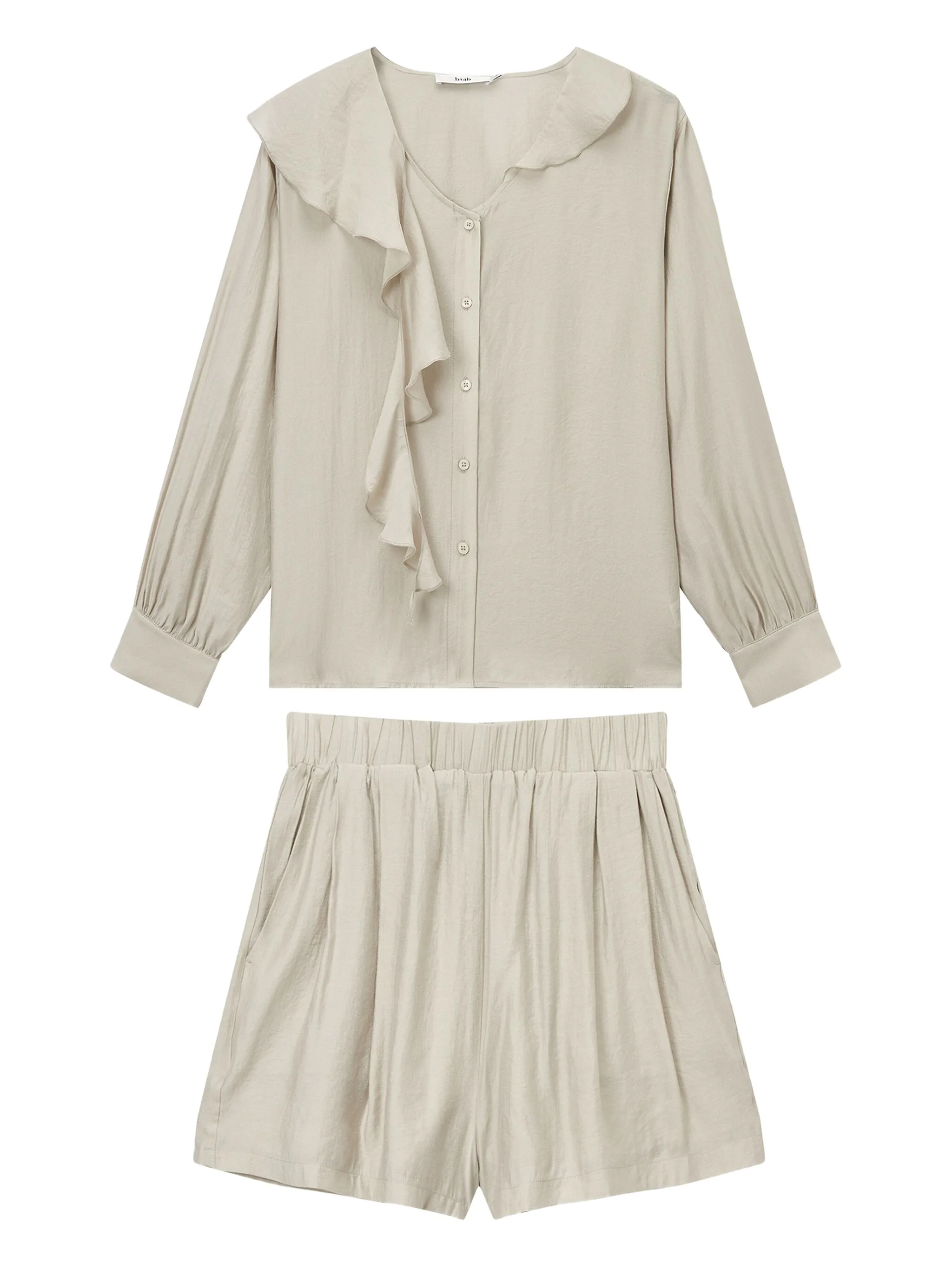 Комплект из блузки и шортов с оборками B+Ab, бежевый
Комплект из блузки и шортов с оборками B+Ab, бежевый