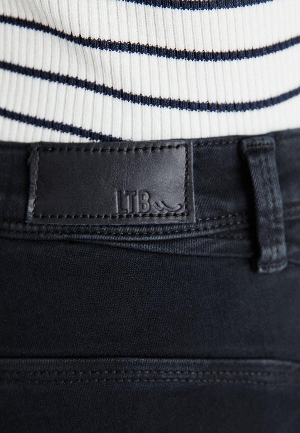 Джинсы облегающие JONNA LTB, черный деним
Джинсы облегающие JONNA LTB, черный деним