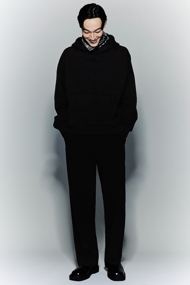 Худи объемного кроя H&M, черный
Худи объемного кроя H&M, черный