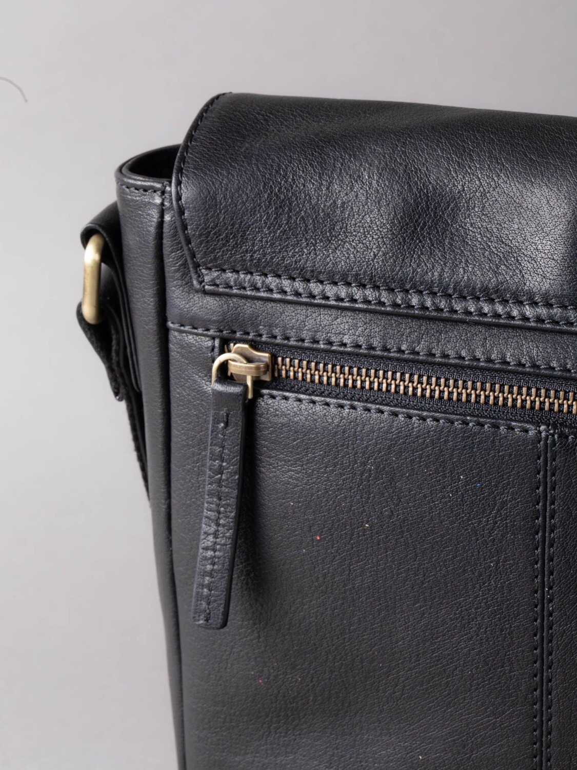 Кожаная сумка-мессенджер Keswick среднего размера Lakeland Leather, черный, Серый, Кожаная сумка-мессенджер Keswick среднего размера Lakeland Leather, черный
Кожаная сумка-мессенджер Keswick среднего размера Lakeland Leather, черный, Серый, Кожаная сумка-мессенджер Keswick среднего размера Lakeland Leather, черный