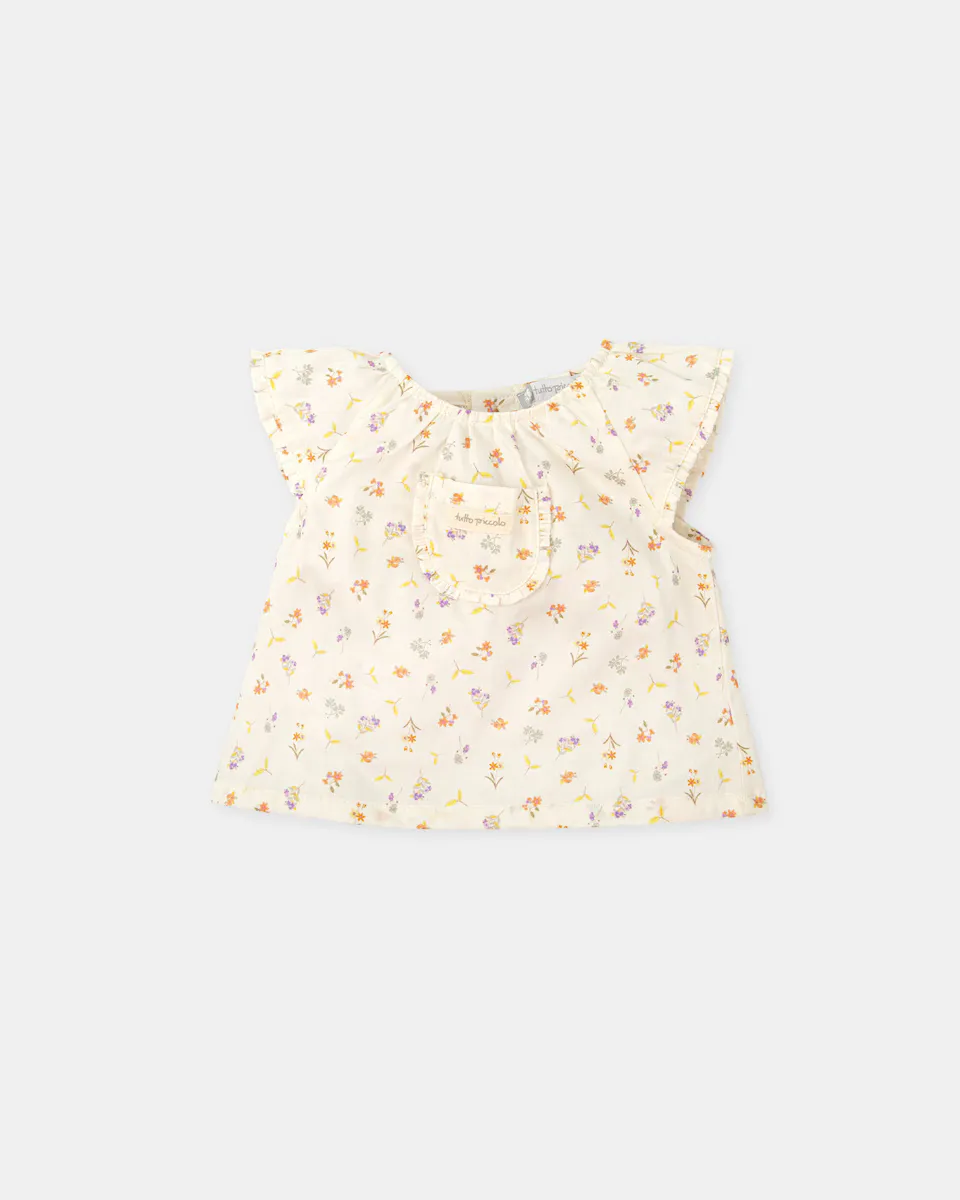 Блузка с короткими рукавами для девочки с цветочным принтом Tutto Piccolo, цвет Crudo
Блузка с короткими рукавами для девочки с цветочным принтом Tutto Piccolo, цвет Crudo