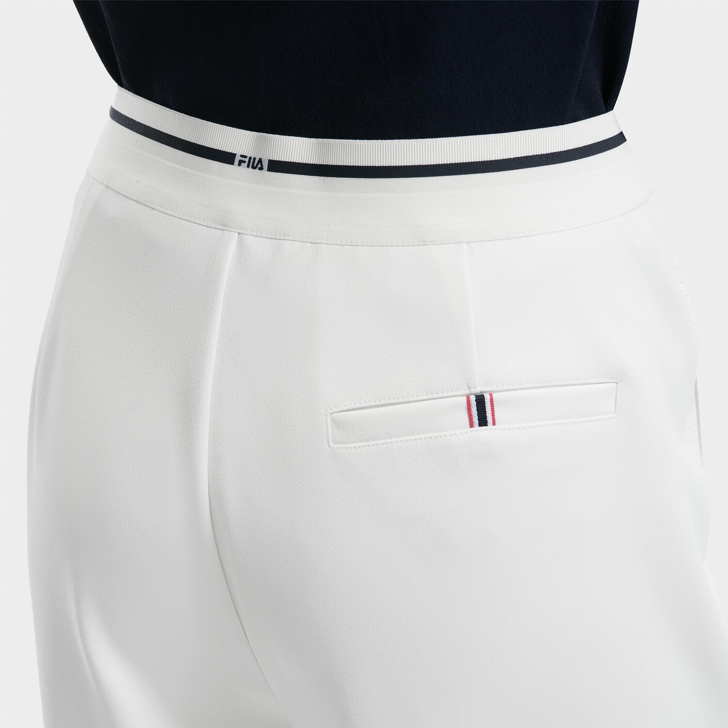 Трикотажные спортивные штаны женские, паровые, белые Fila
Трикотажные спортивные штаны женские, паровые, белые Fila