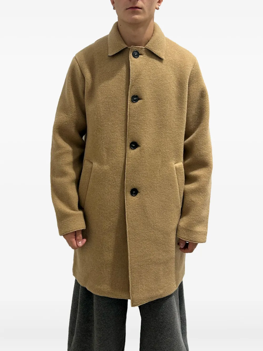 Пальто из шерсти на пуговицах Rayne 1895, нейтральный
Пальто из шерсти на пуговицах Rayne 1895, нейтральный