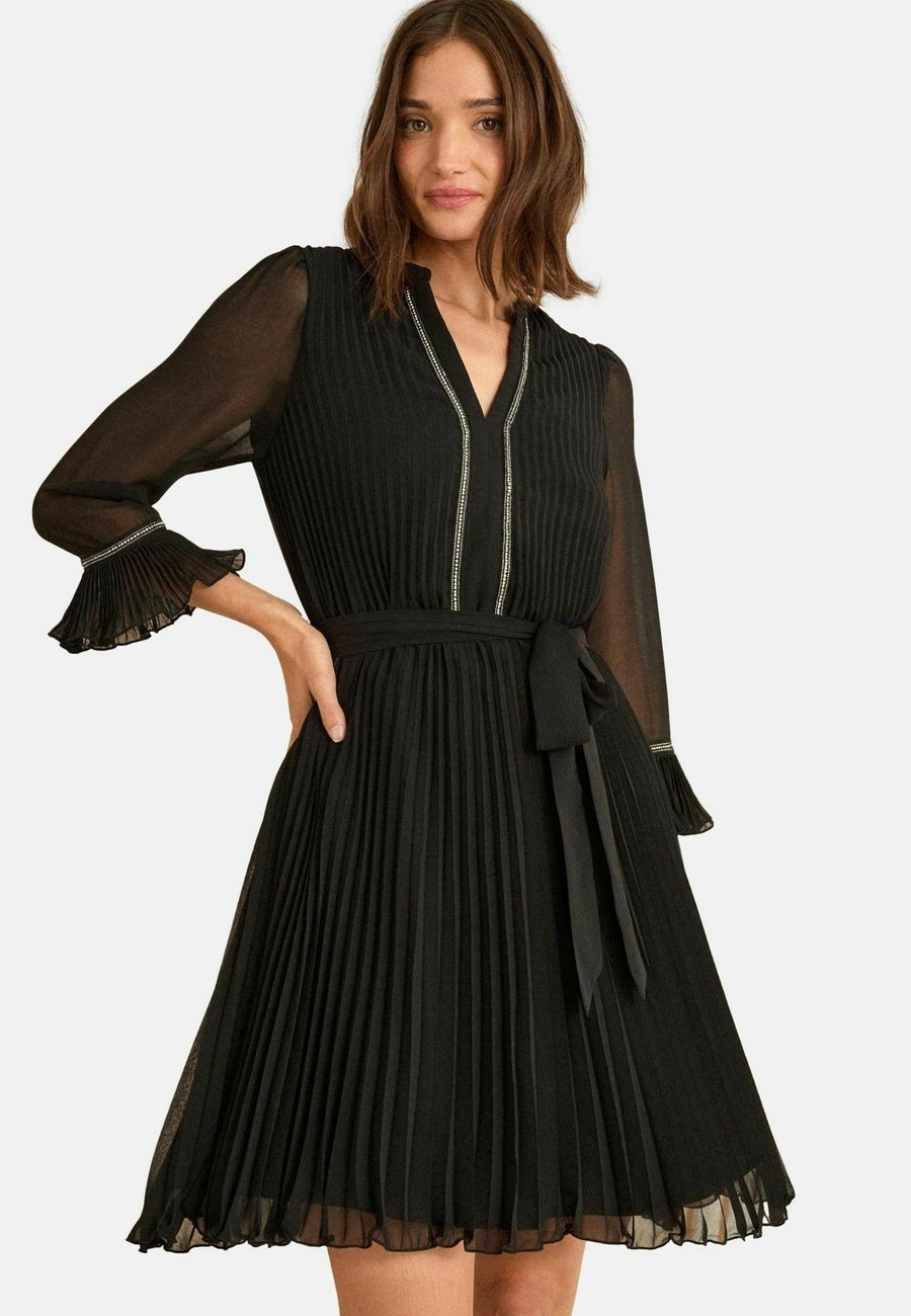 Платье Love & Roses Day dress, Black
Платье Love & Roses Day dress, Black