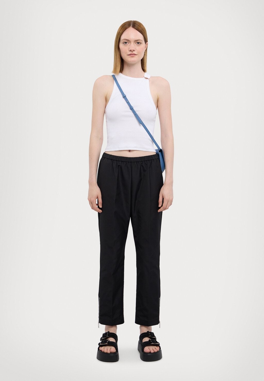 Брюки AFTER MAX&Co., черный 
Брюки AFTER MAX&Co., черный