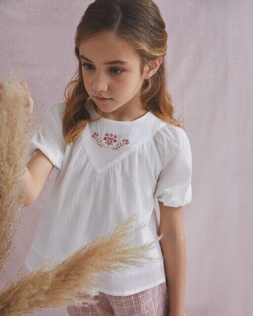 Девичья блузка с вышивкой и рукавами-фонариками Dadati, белый
Девичья блузка с вышивкой и рукавами-фонариками Dadati, белый