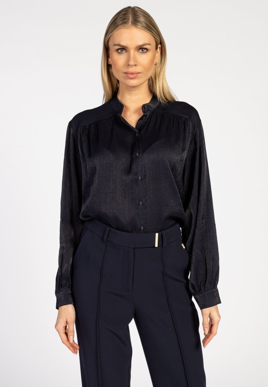 Блуза Aaiko Button-down blouse, Night Blue/Blue
Блуза Aaiko Button-down blouse, Night Blue/Blue