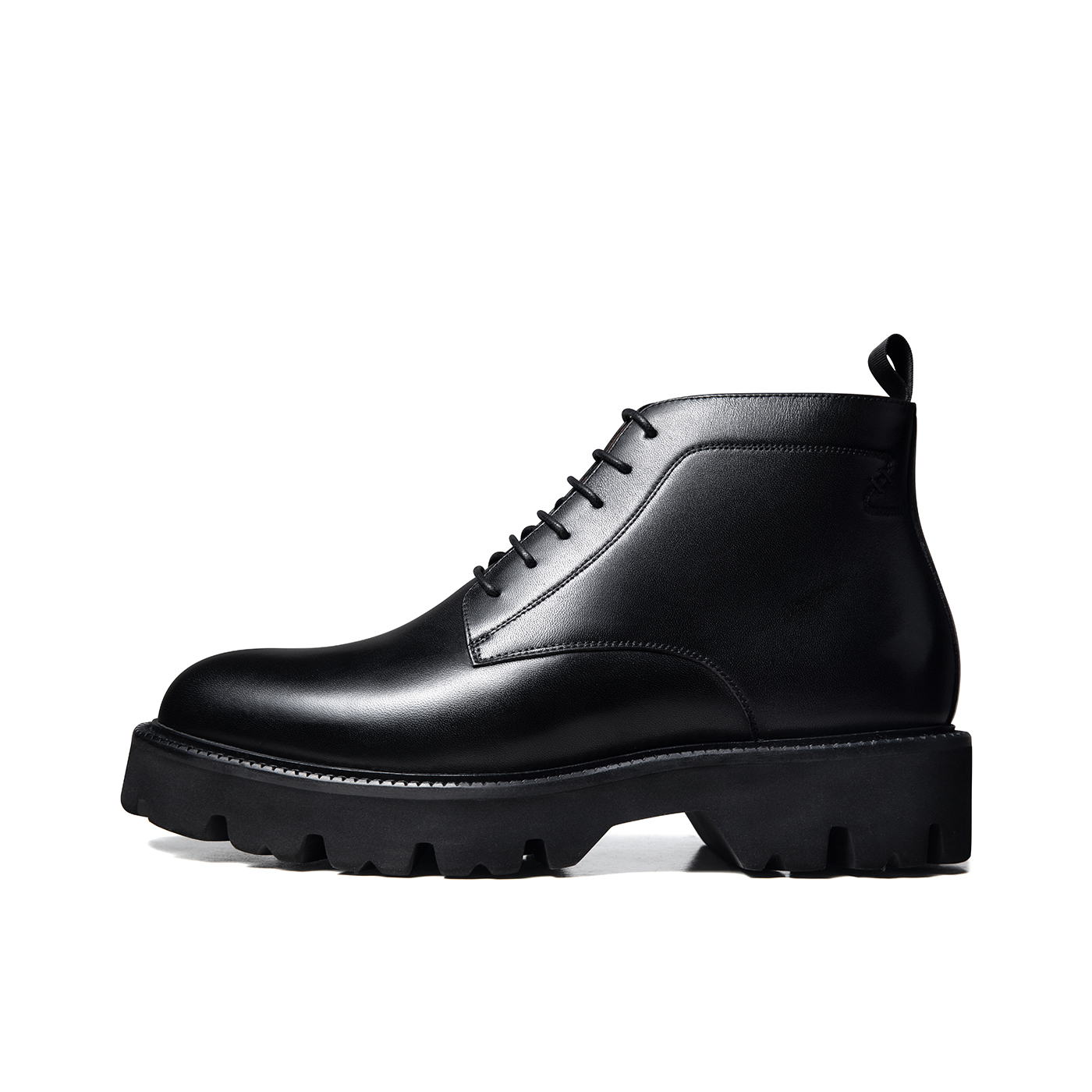 Zuti Короткие мужские ботинки Martin 7,5 см, черные
Zuti Короткие мужские ботинки Martin 7,5 см, черные