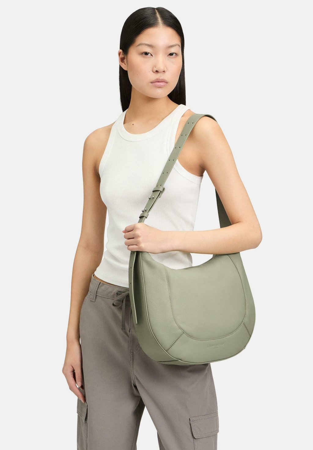 Сумка ALMA HOBO M GERÄUMIGE Liebeskind Berlin, темно-зеленый
Сумка ALMA HOBO M GERÄUMIGE Liebeskind Berlin, темно-зеленый