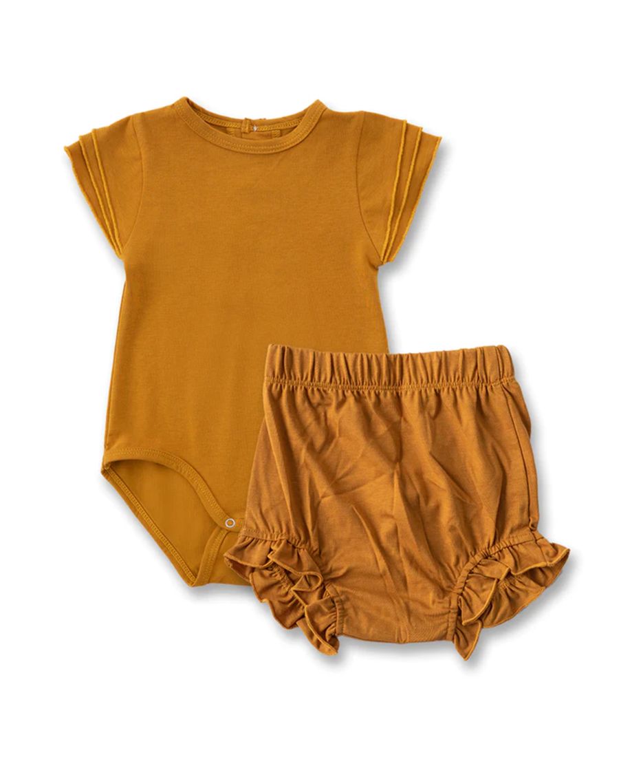 Комплект из двух предметов для девочек: боди и трусики Earth Baby Outfitters, Camel
Комплект из двух предметов для девочек: боди и трусики Earth Baby Outfitters, Camel