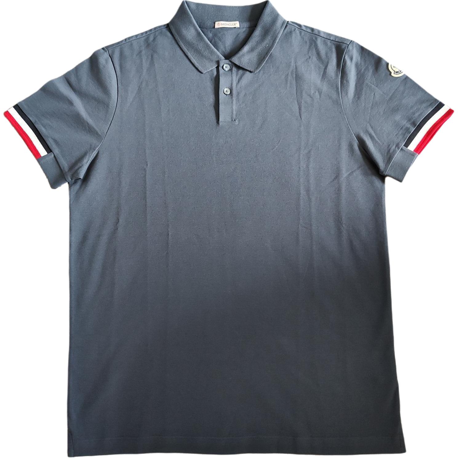 Серая поло для мужчин Moncler, серый
Серая поло для мужчин Moncler, серый