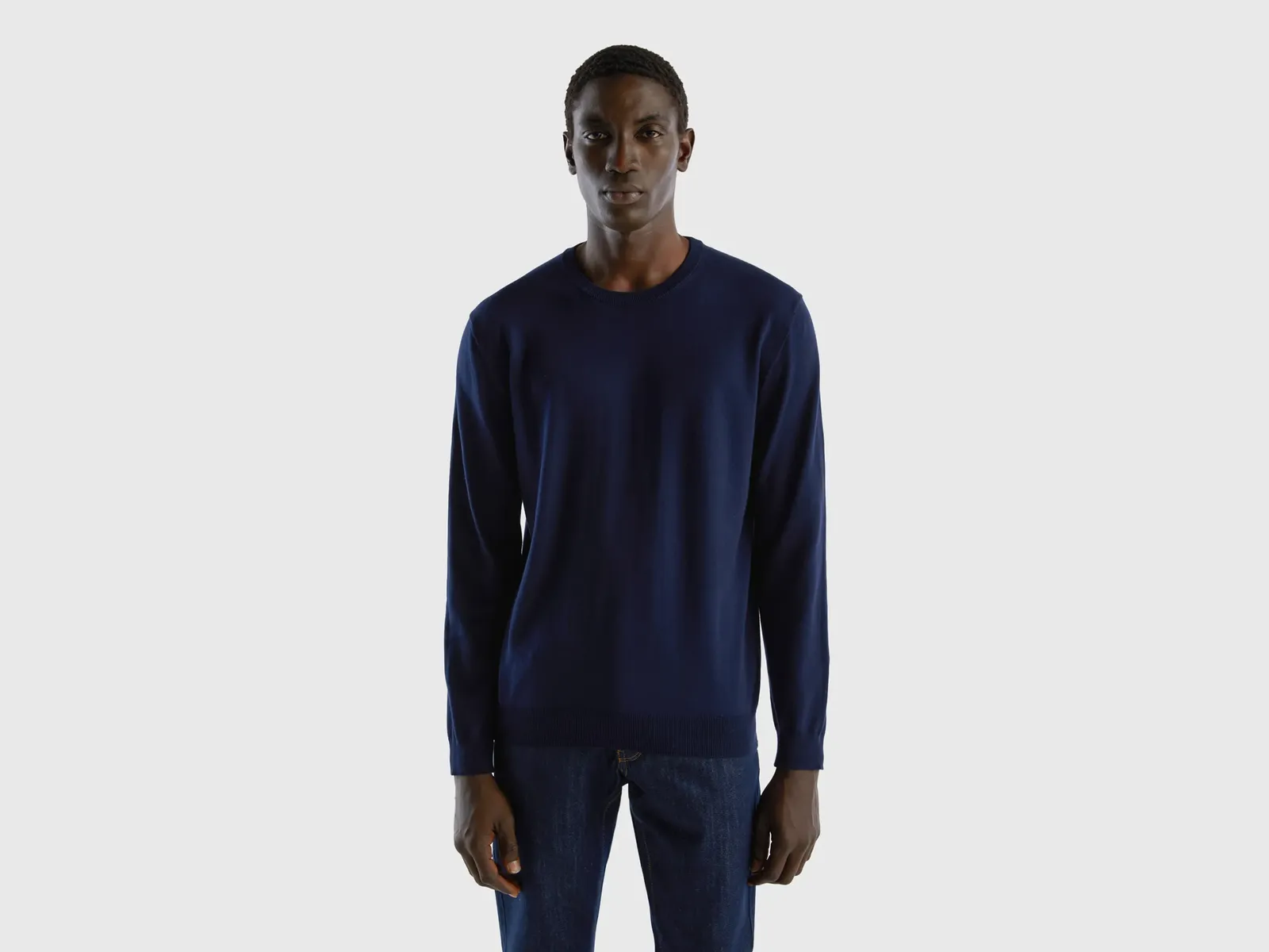 Свитер United Colors of Benetton с круглым вырезом и фирменной этикеткой, цвет морской волны
Свитер United Colors of Benetton с круглым вырезом и фирменной этикеткой, цвет морской волны