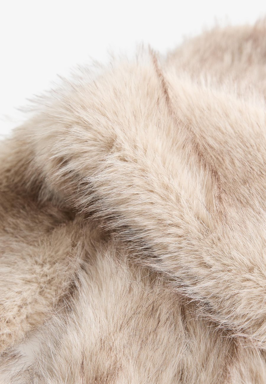 Шарф Bershka Scarf, Beige
Шарф Bershka Scarf, Beige
