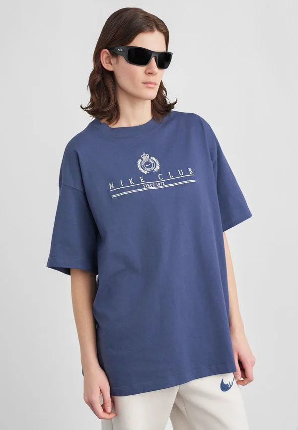 Классическая футболка с принтом Nike Sportswear, Thunder Blue/Sail, Синий, Классическая футболка с принтом Nike Sportswear, Thunder Blue/Sail
Классическая футболка с принтом Nike Sportswear, Thunder Blue/Sail, Синий, Классическая футболка с принтом Nike Sportswear, Thunder Blue/Sail