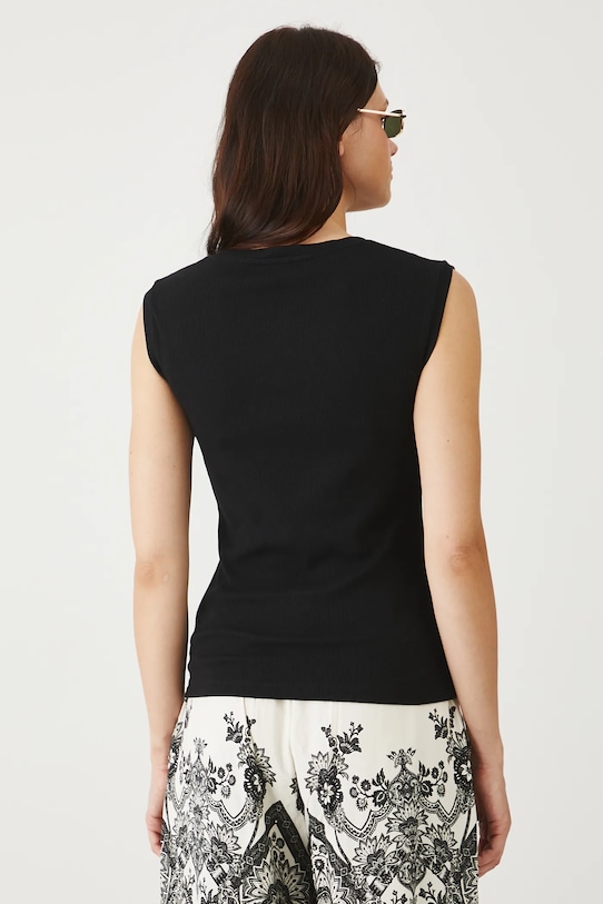 Топ Medicine, черный
Топ Medicine, черный